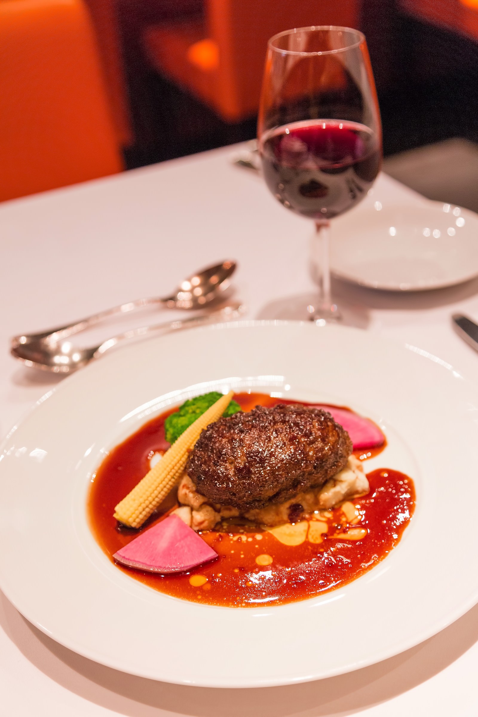 ブランド肉使用のハンバーグ